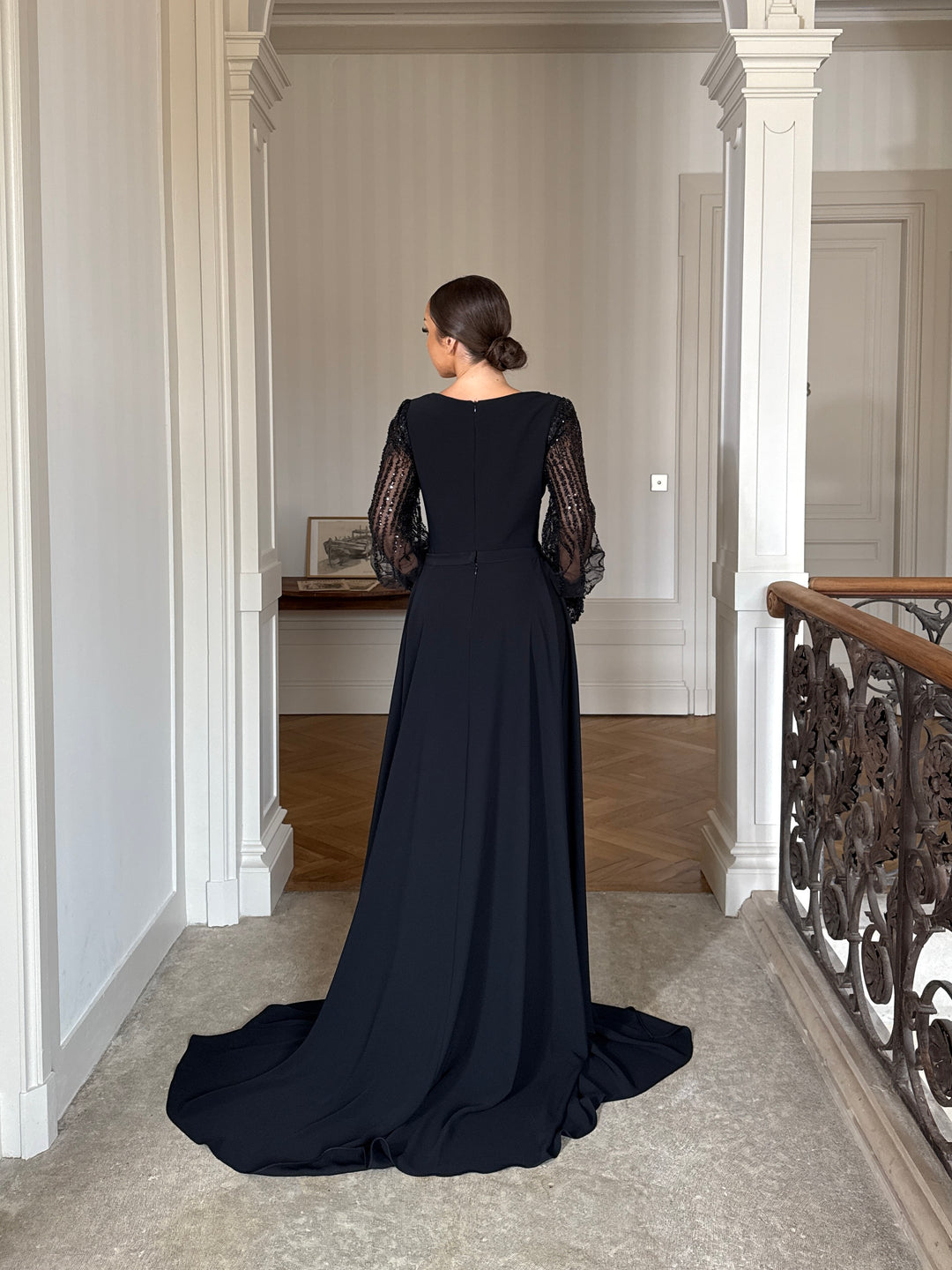 Longue robe de soirée noir élégante pour événement