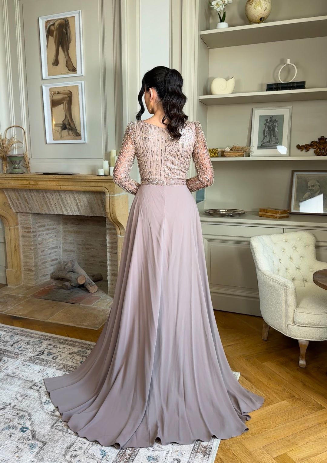 élégante longue robe de soirée taupe, col rond, manche longue, sans fente, avec une traine, pour tout type d'événement, gala, mariage, cérémonie
