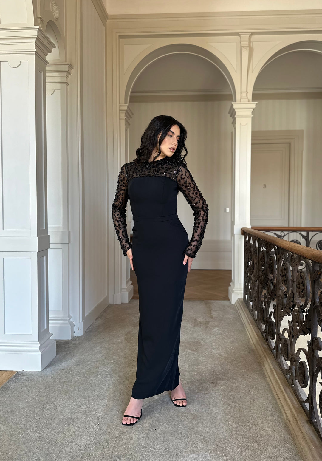 Longue robe de soirée noir chic, avec une fente à l'arrière, col montant, manche longue, pour tout type d'événement, gala, cérémonie, mariage