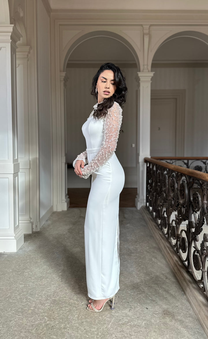Longue robe de mariée blanche élégante avec une fente à l'arrière, col montant, manche longue, pour tout type d'événement, gala, cérémonie, mariage