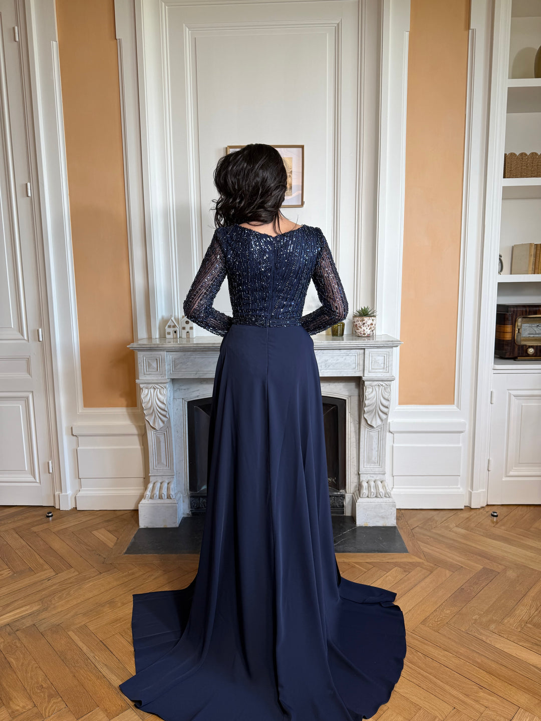 Longue robe de soirée bleu marine chic, col rond, manche longue, sans fente, avec une traine, pour tout type d'événement, gala, mariage, cérémonie