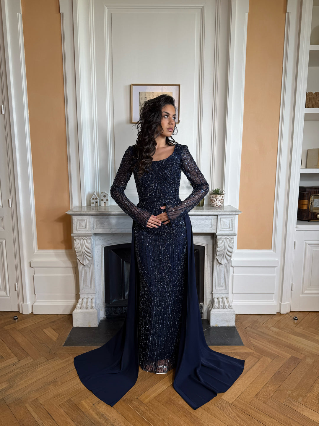 Longue robe de soirée bleu marine chic, col rond, manche longue, sans fente, avec une traine, pour tout type d'événement, gala, mariage, cérémonie