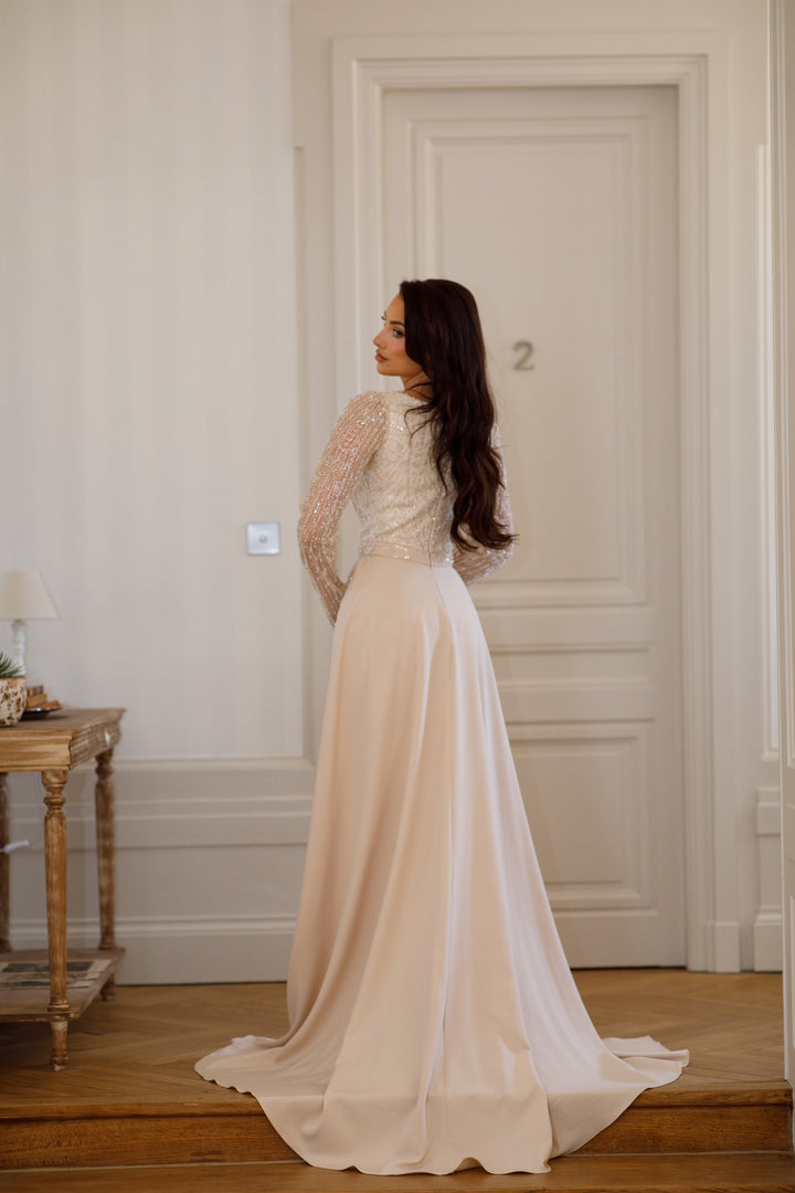 Longue robe de soirée beige élégante, col rond, manche longue, sans fente, avec une traine, pour tout type d'événement, gala, mariage, cérémonie