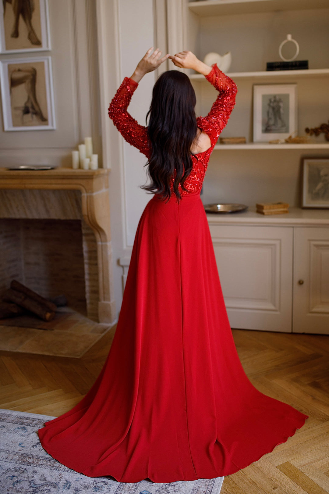 Longue robe de soirée chic rouge, sans fente, manche longue, col carré, avec une traine pouvant s'enlever, pour tout type d'événement mariage gala cérémonie