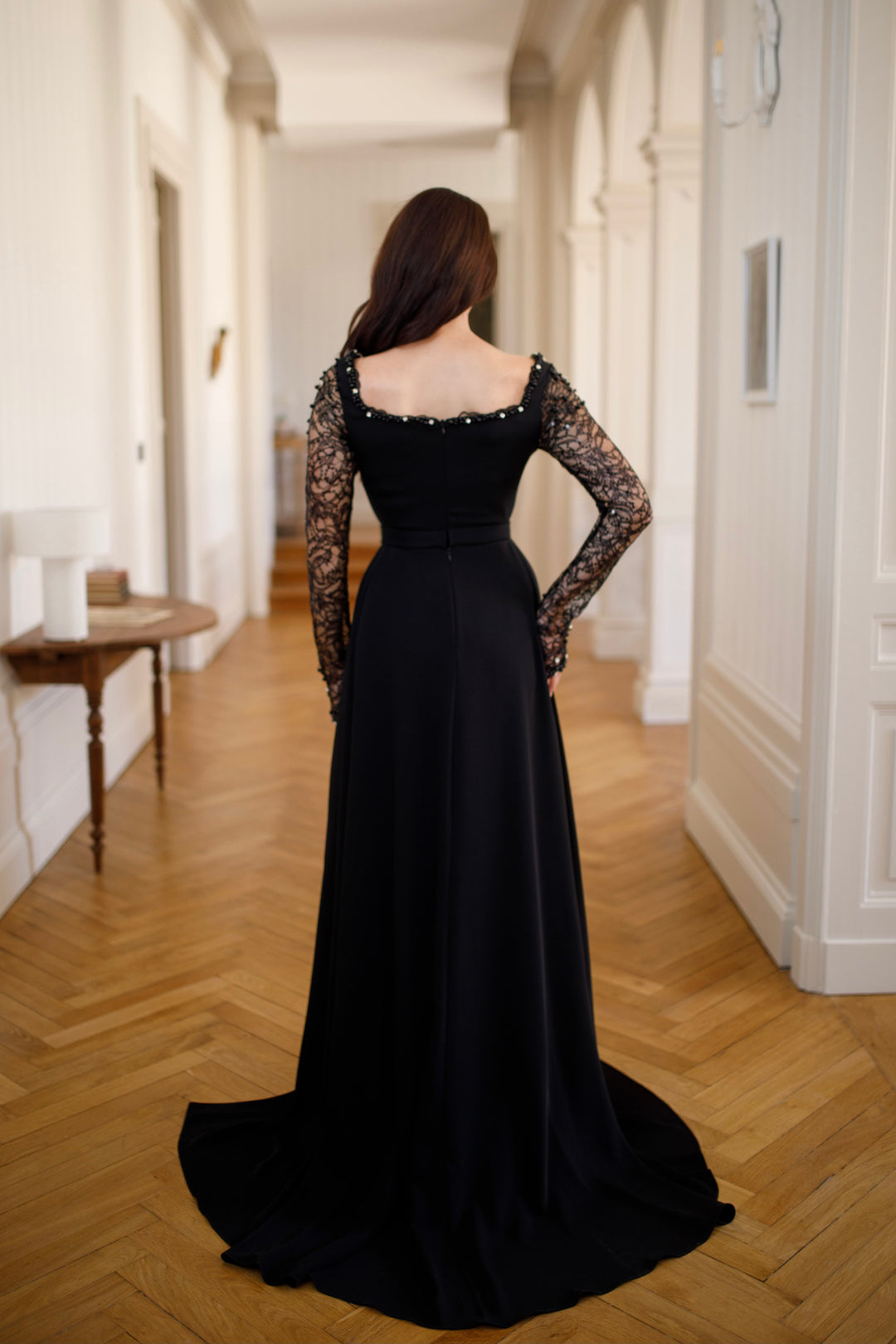 élégante longue robe de soirée noir, manche longue, col carré, sans fente, avec une traine, pour tout type d'événement, cérémonie, gala, mariage