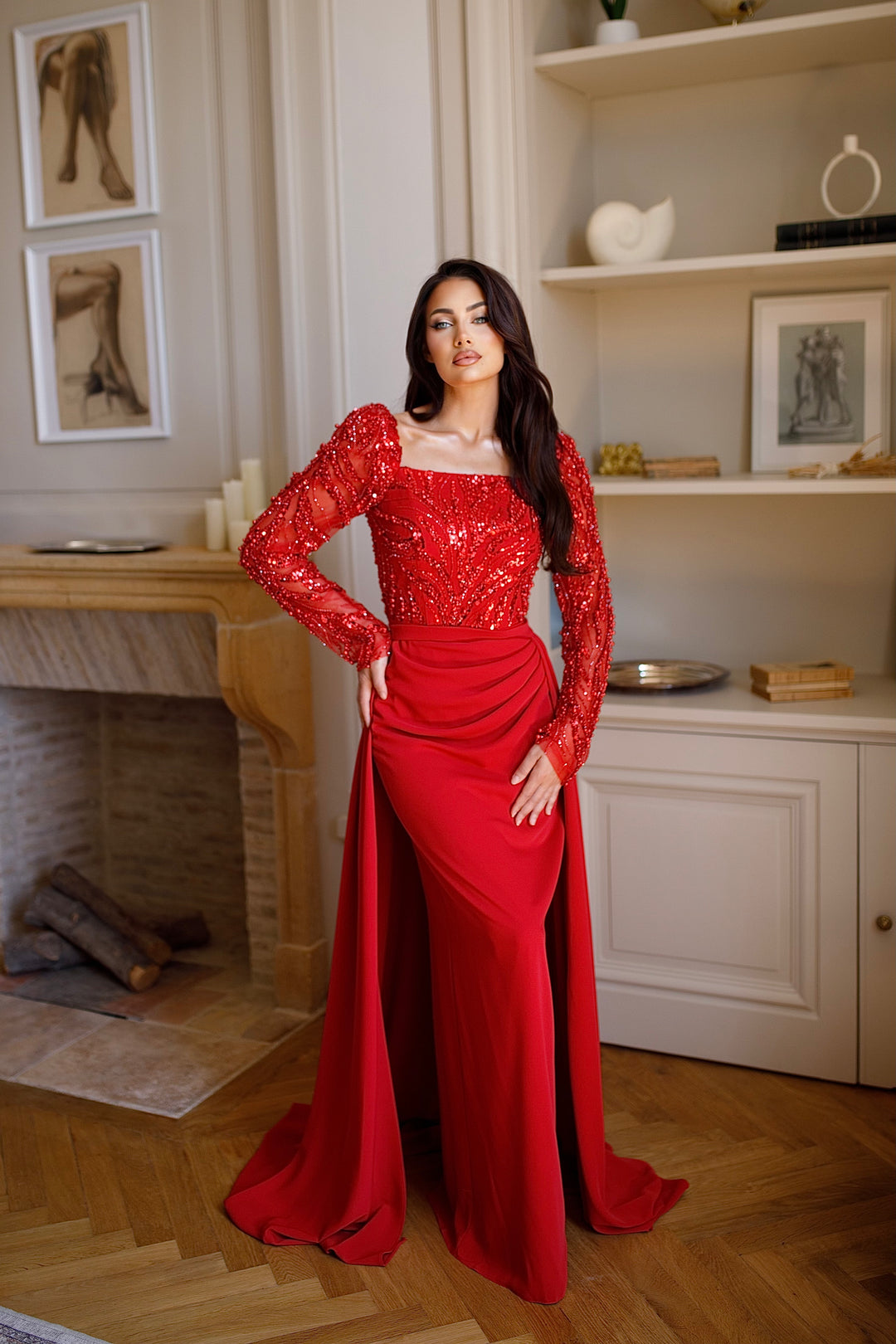 Longue robe de soirée chic rouge, sans fente, manche longue, col carré, avec une traine pouvant s'enlever, pour tout type d'événement mariage gala cérémonie