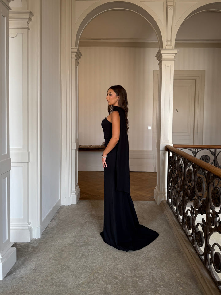 Longue robe de soirée chic noir sans fente, sans manche, col bustier pour type d'événement, mariage, gala, cérémonie