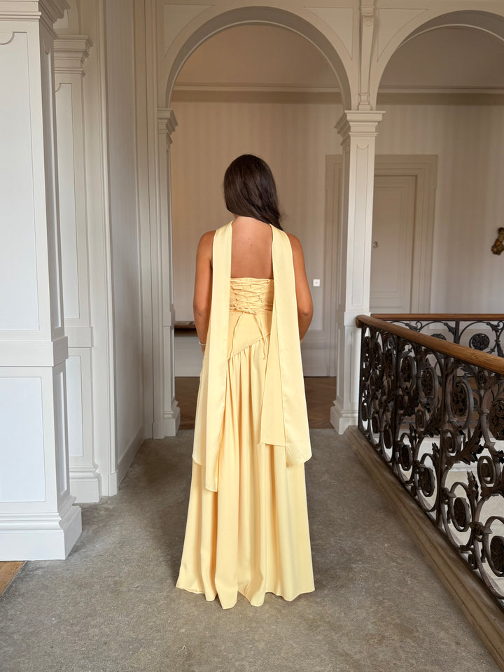 élégante longue robe de soirée jaune, avec une fente, sans manche, col bustier pour tout type d'événement, mariage, gala, cérémonie