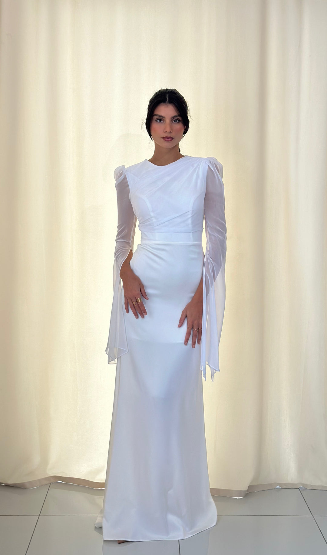 Longue robe de mariée blanche