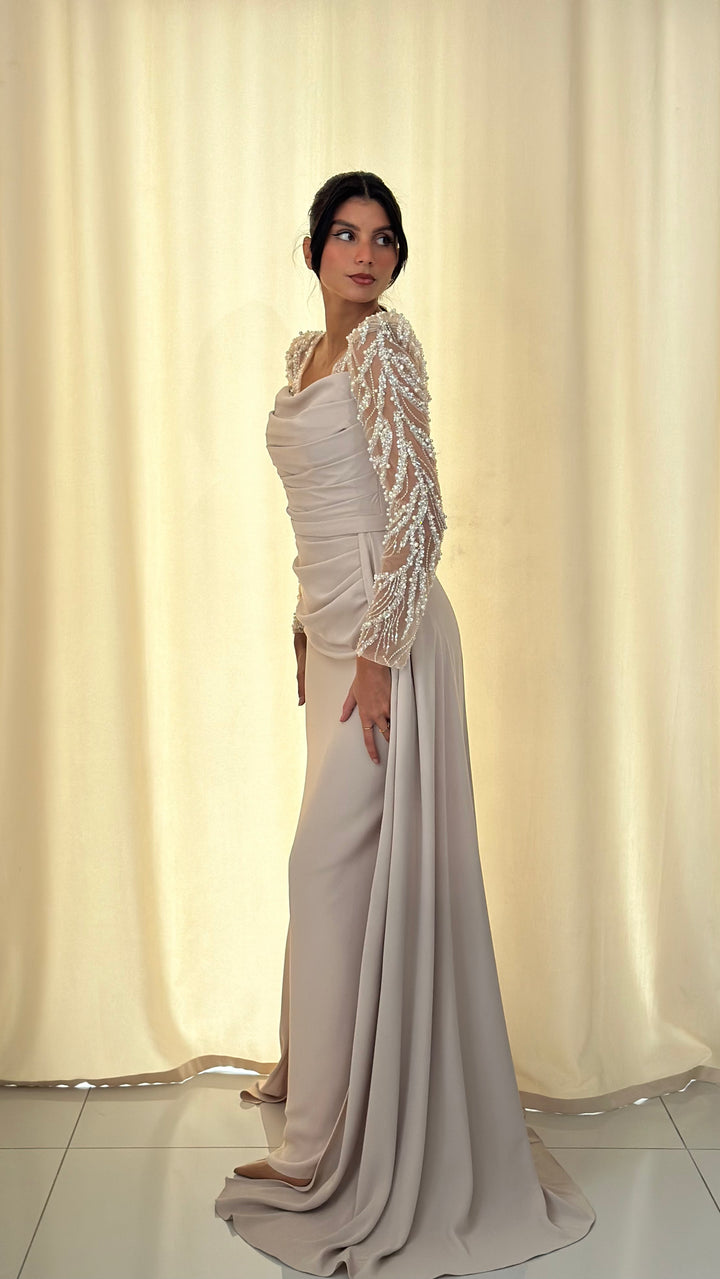robe de soirée élégante beige