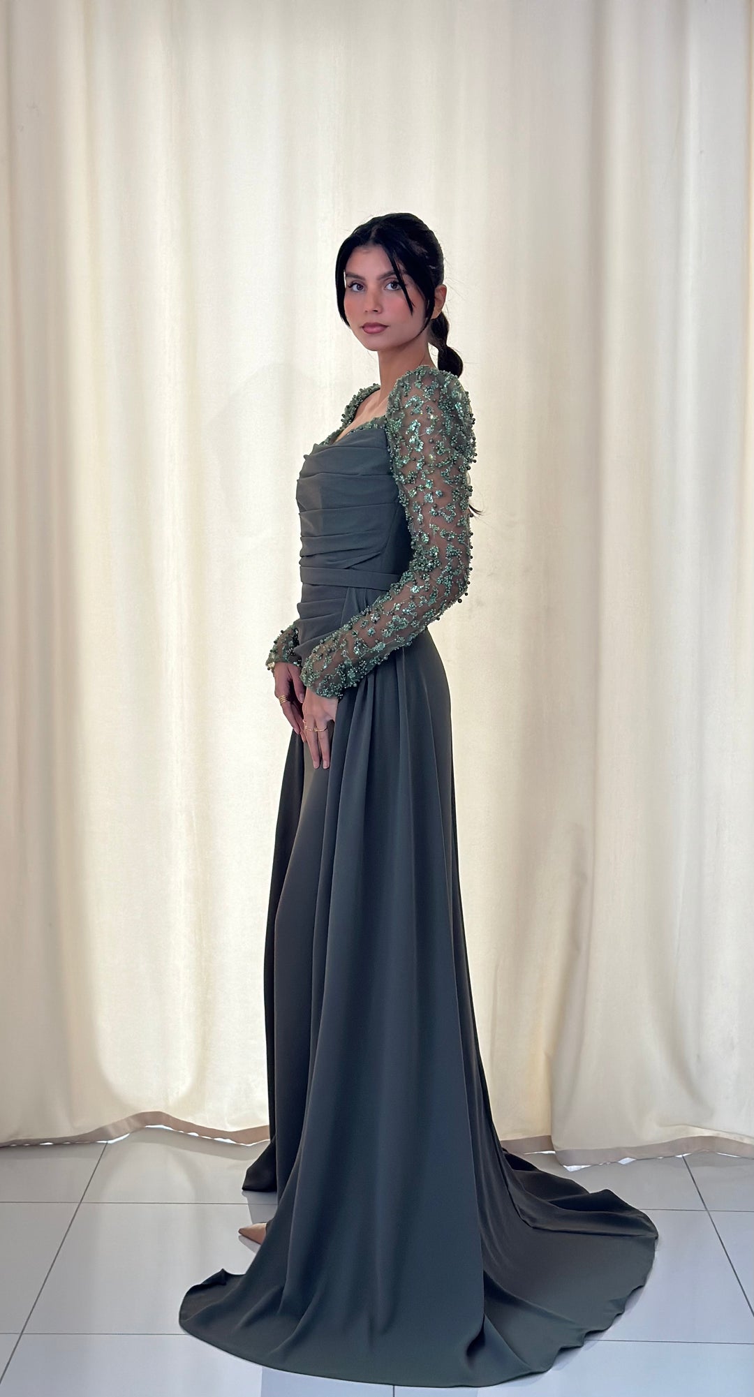 Robe de demoiselle d'honneur kaki élégante