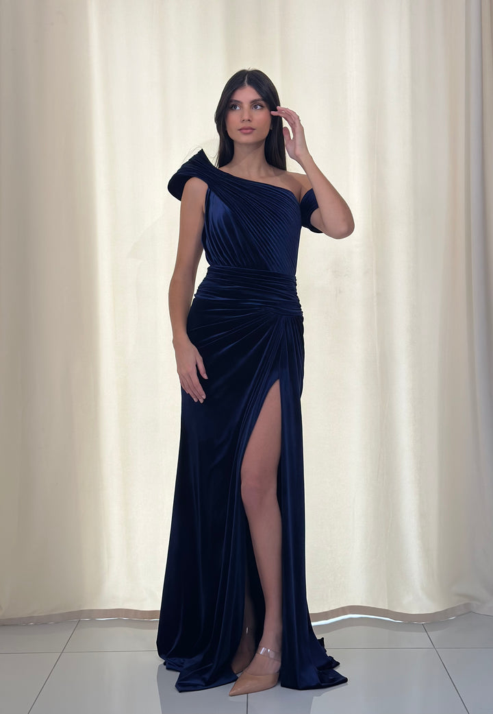 Olesya Marineblau