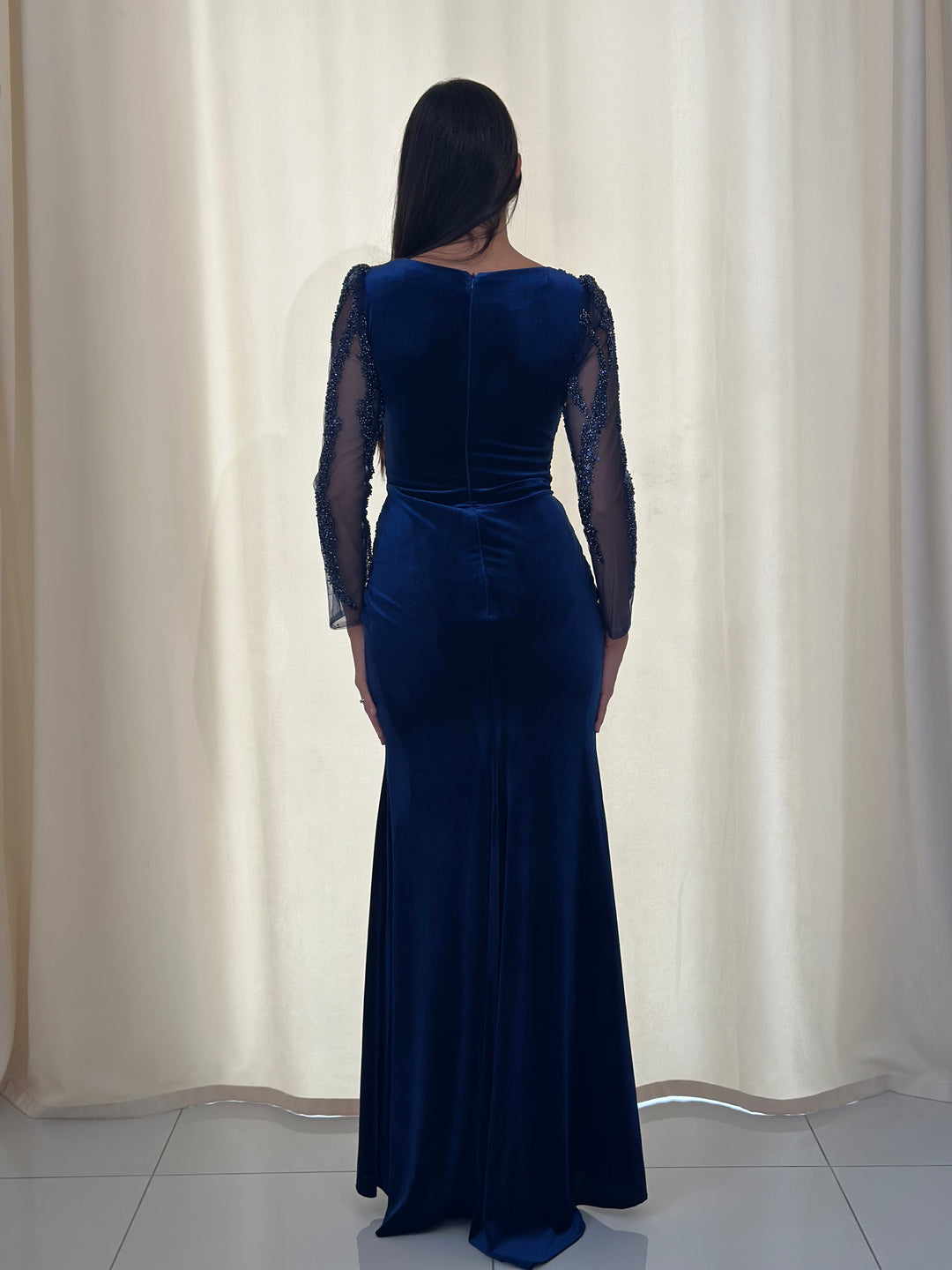 longue robe de soirée bleu marine en velour pour mariage