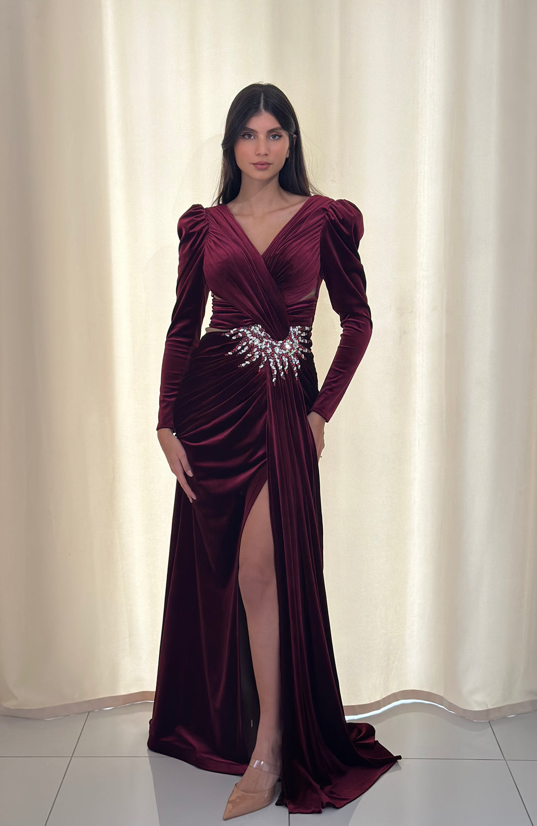longue robe de soirée bordeaux manche longue en velour pour mariage