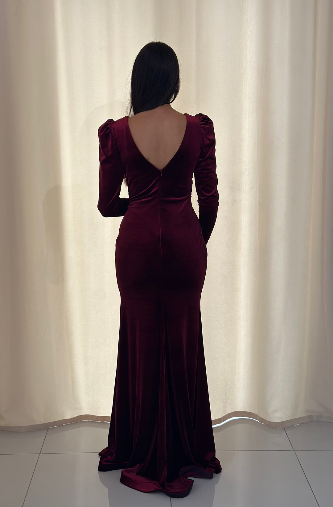longue robe de soirée bordeaux manche longue en velour pour mariage