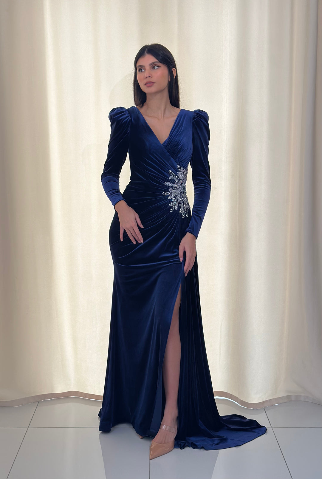 longue robe de soirée bleu manche longue en velour