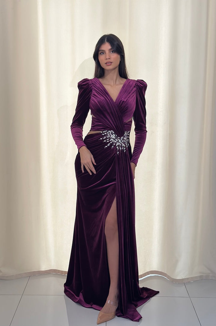longue robe de soirée prune manche longue en velour pour mariage col v