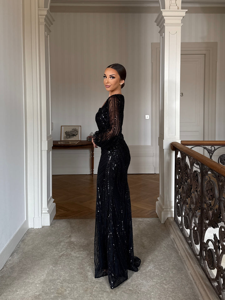 Longue robe de soirée noir élégante, sans fente, manche longue, col carré pour tout type d'événement gala mariage cérémonie