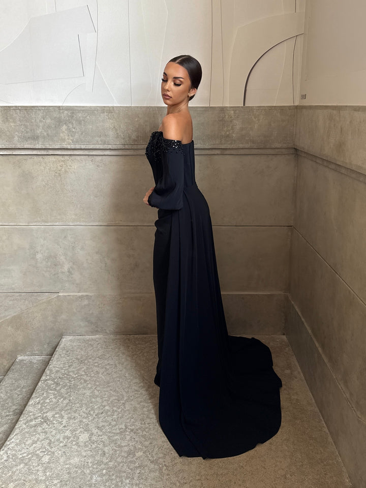 Robe d'événement noir élégante, manche bouffante, col bateau, sans fente