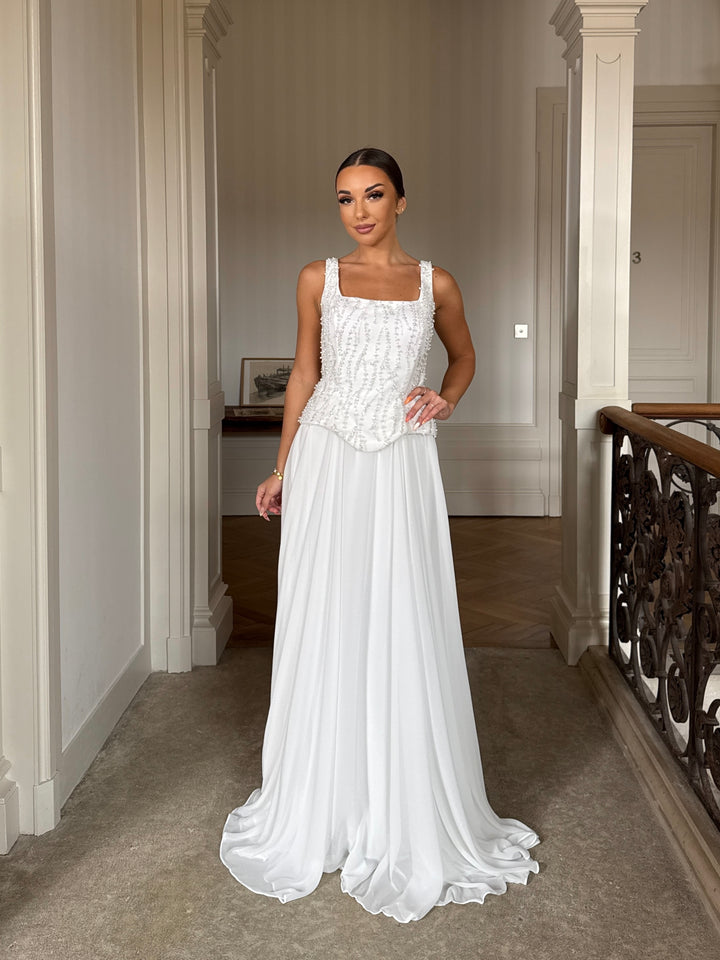 robe de mariée blanche élégante, sans manche, sans fente, col carré