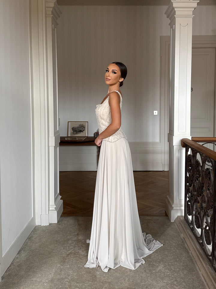 Robe de soirée chic beige, sans manche, sans fente, col carré