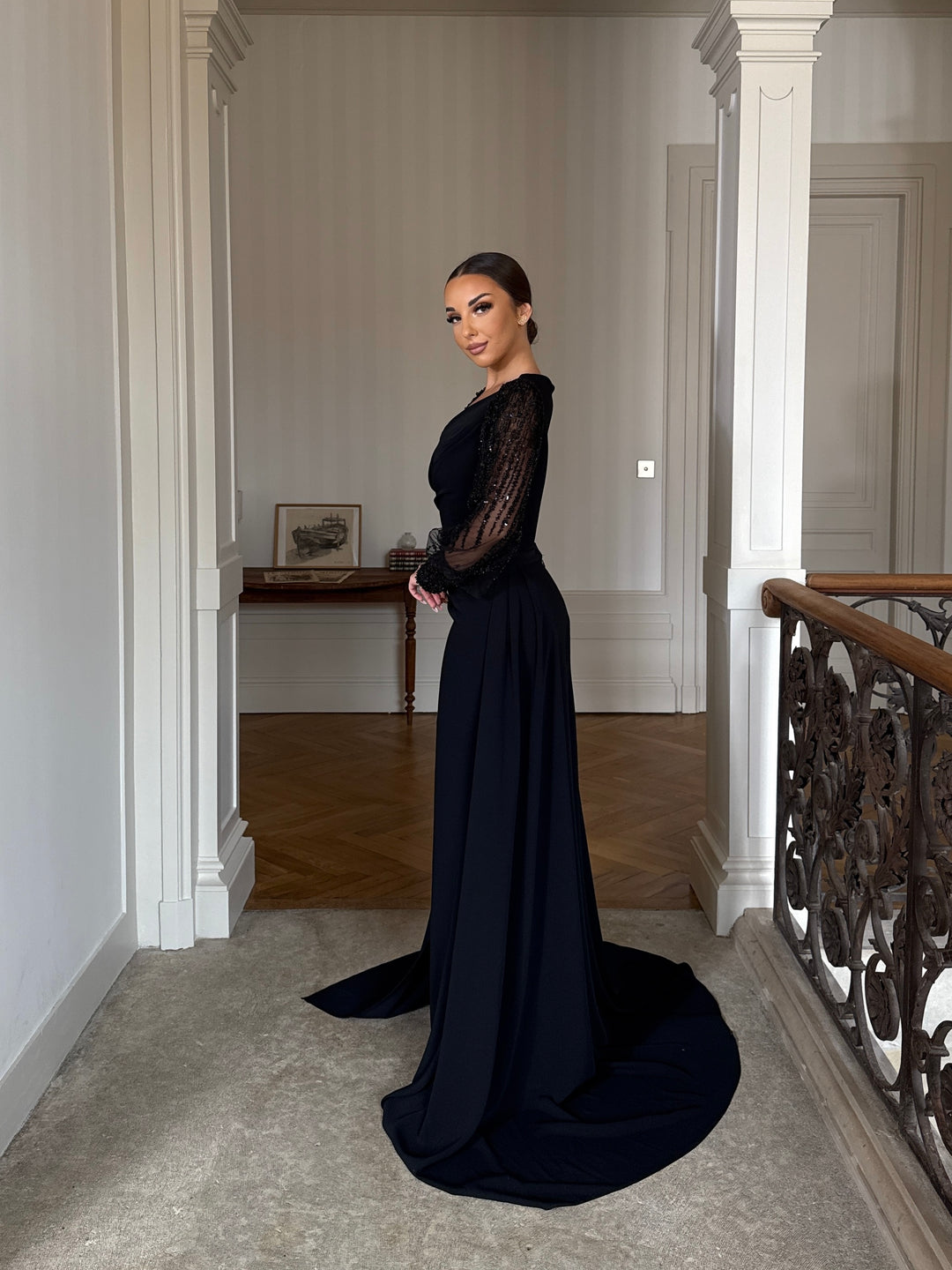 Longue robe de soirée noir élégante pour événement
