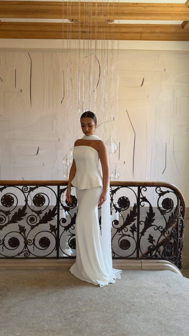 robe de mariée blanche élégante sans manche