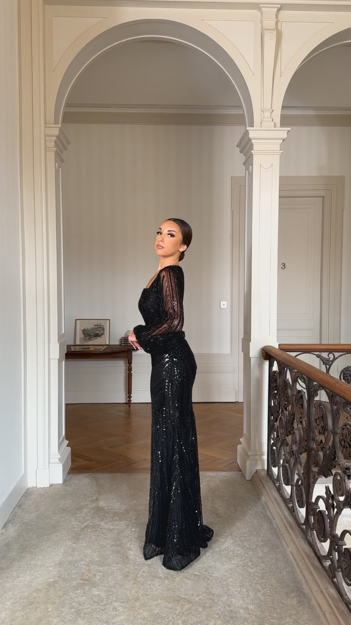 Longue robe de soirée noir élégante, sans fente, manche longue, col carré pour tout type d'événement gala mariage cérémonie