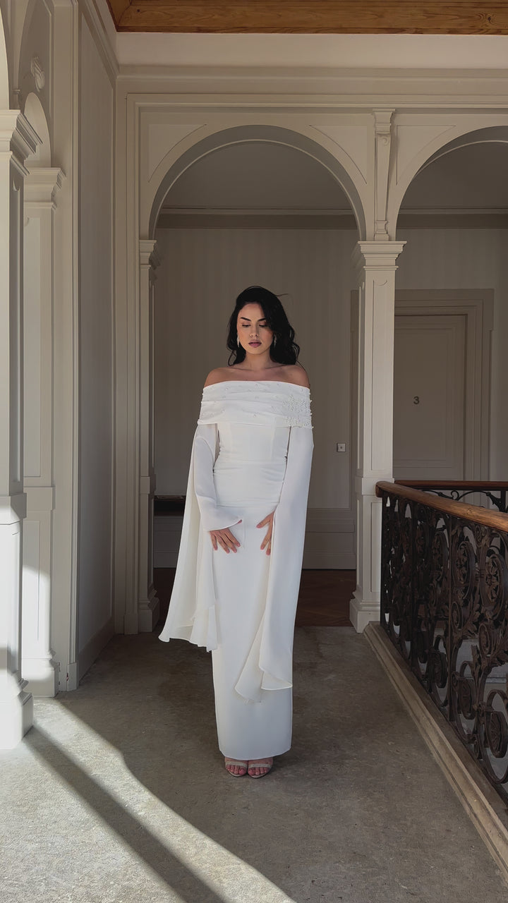 longue robe de mariée élégante blanche avec une fente à l'arrière, col bateau, pour tout type de mariage, événement, gala, cérémonie