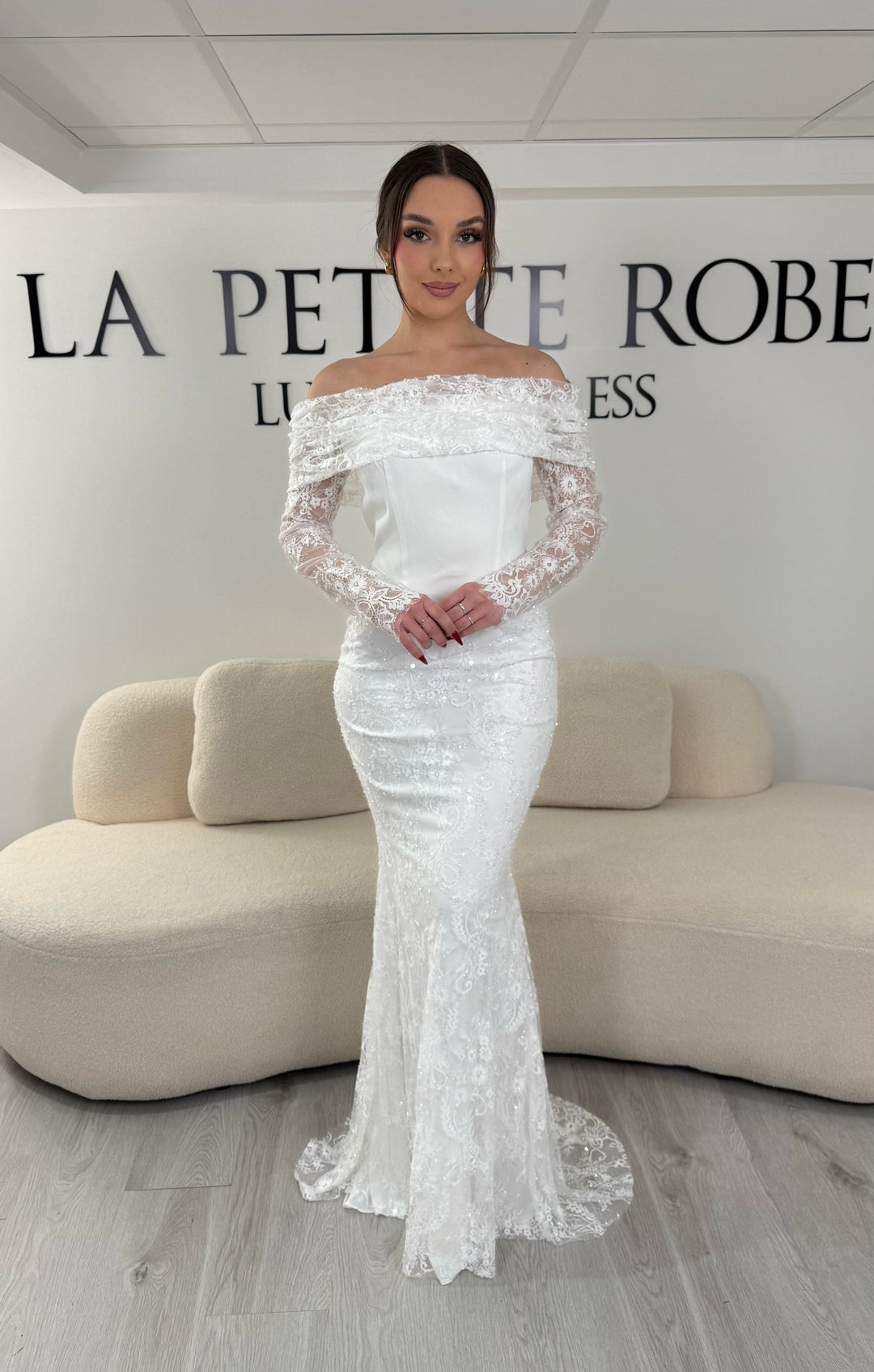Robe mariage civil : découvrez nos conseils pour choisir une tenue élégante selon votre style, la saison et le lieu de la cérémonie.