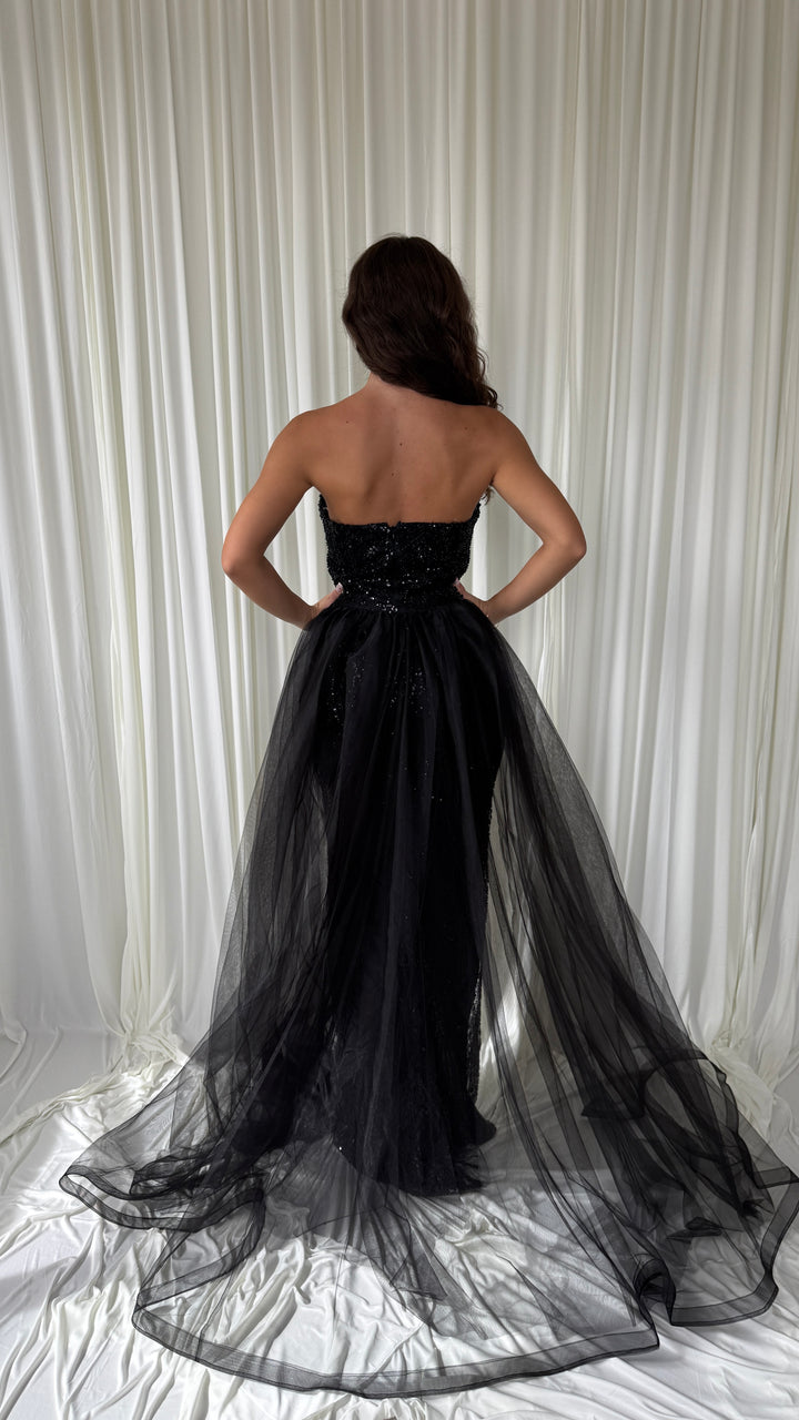Robe Sevda noire sans surjupe, silhouette sirène entièrement brodée