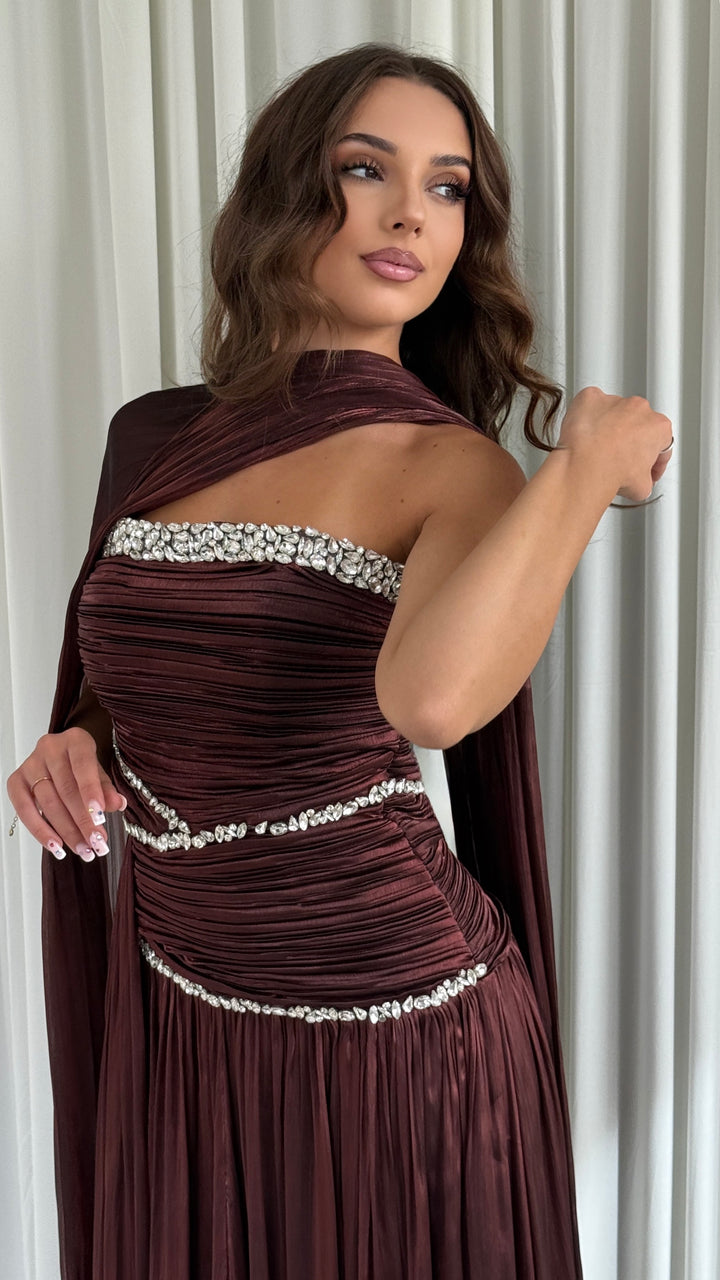 Vestido de noche marrón plisado palabra de honor con strass – Selda