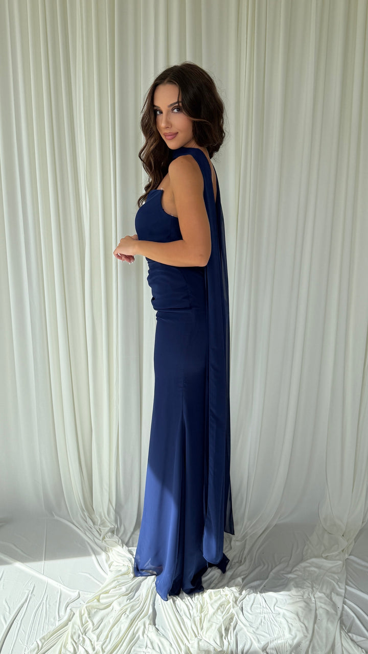 Robe de soirée bleu marine Hilona, dos et écharpe cape jusqu'au sol