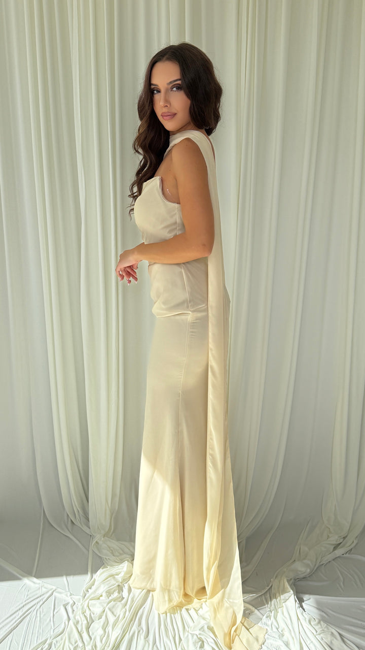 Robe de soirée beige Hilona, dos et écharpe cape jusqu'au sol