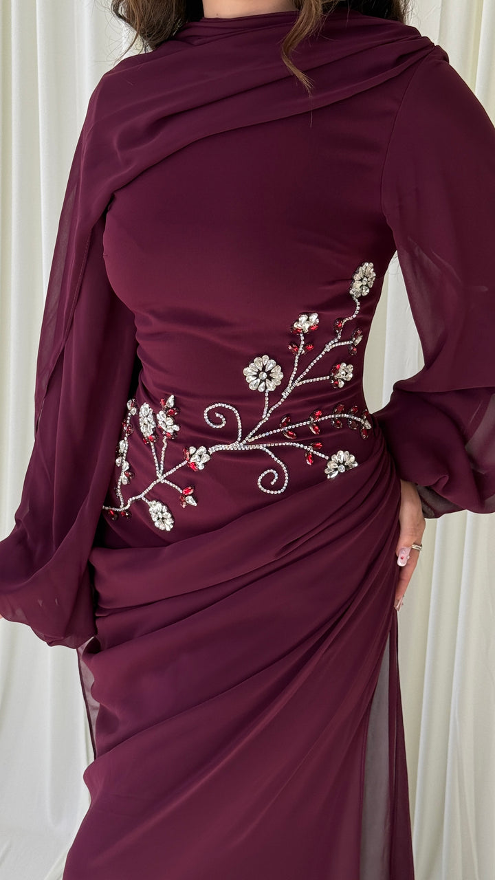 Robe Sefana prune à manches ballon et broderie florale de strass