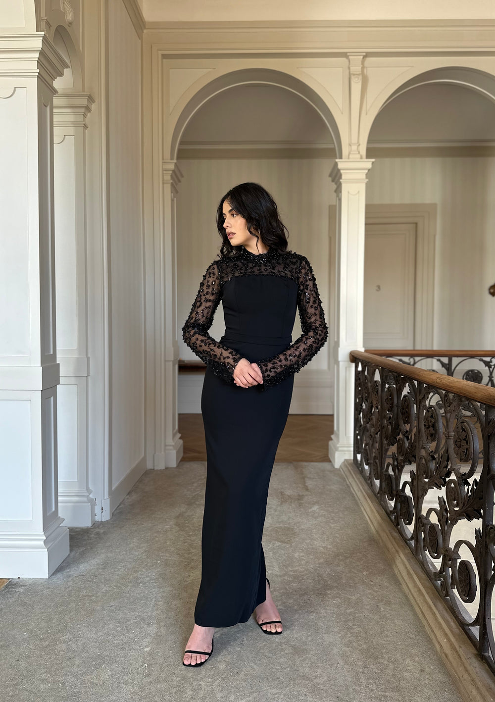 Longue robe de soirée noir chic, avec une fente à l'arrière, col montant, manche longue, pour tout type d'événement, gala, cérémonie, mariage