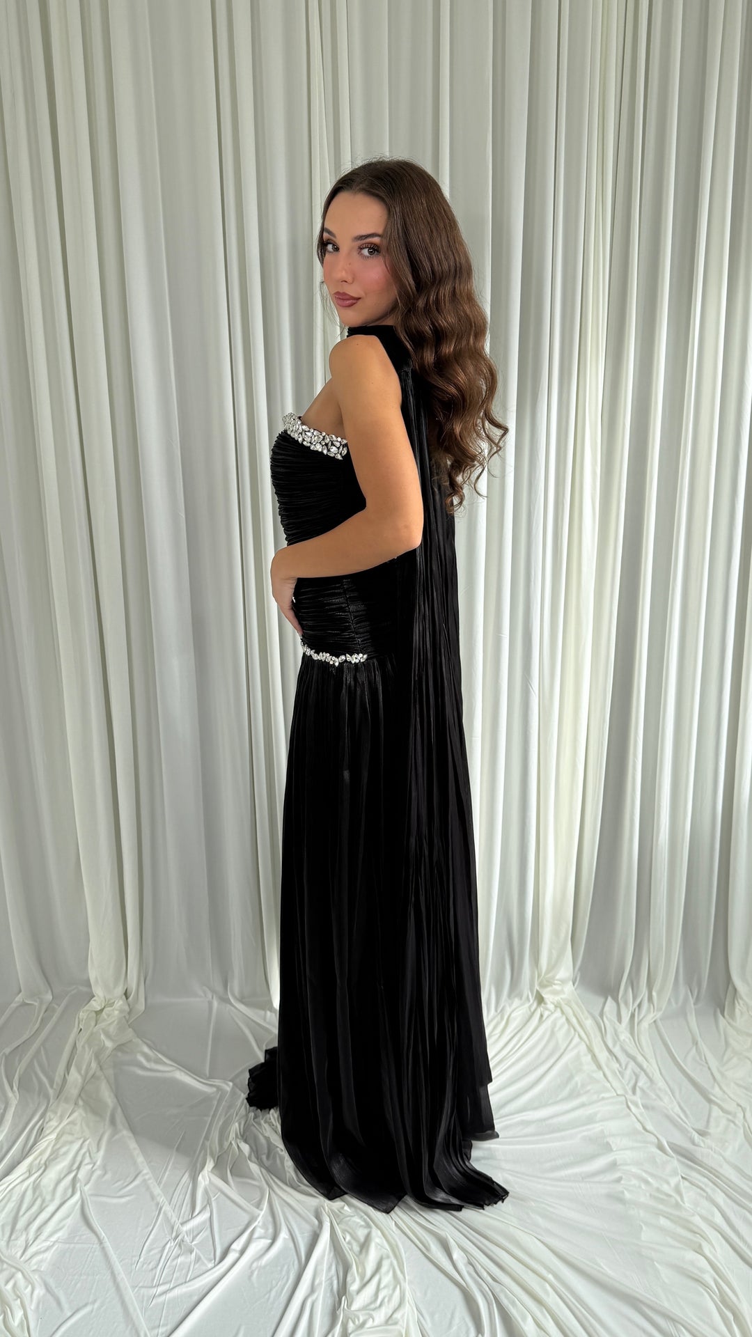 Robe de soirée noire plissée bustier à strass - Selda