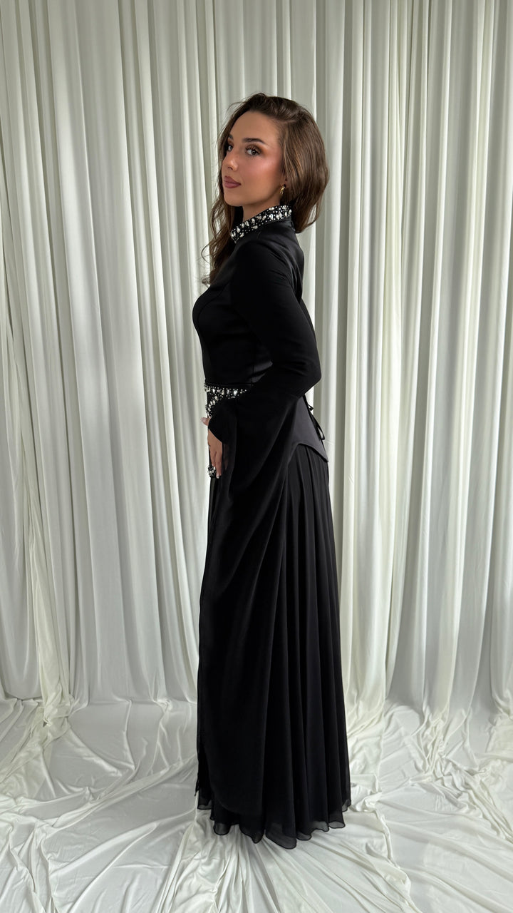 Robe de soirée modeste noire à basque de strass - Ilvi