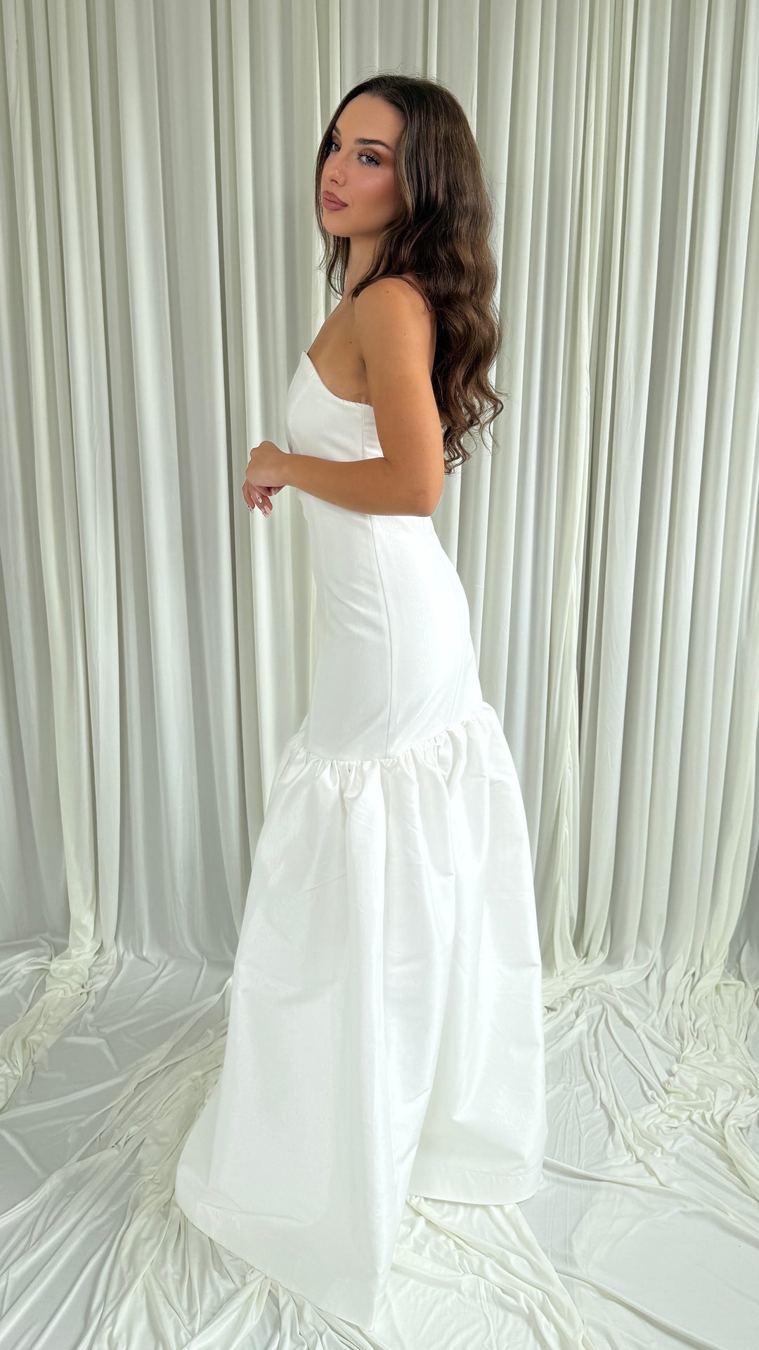 Robe de mariée Rita, bustier façon corset en taffetas blanc