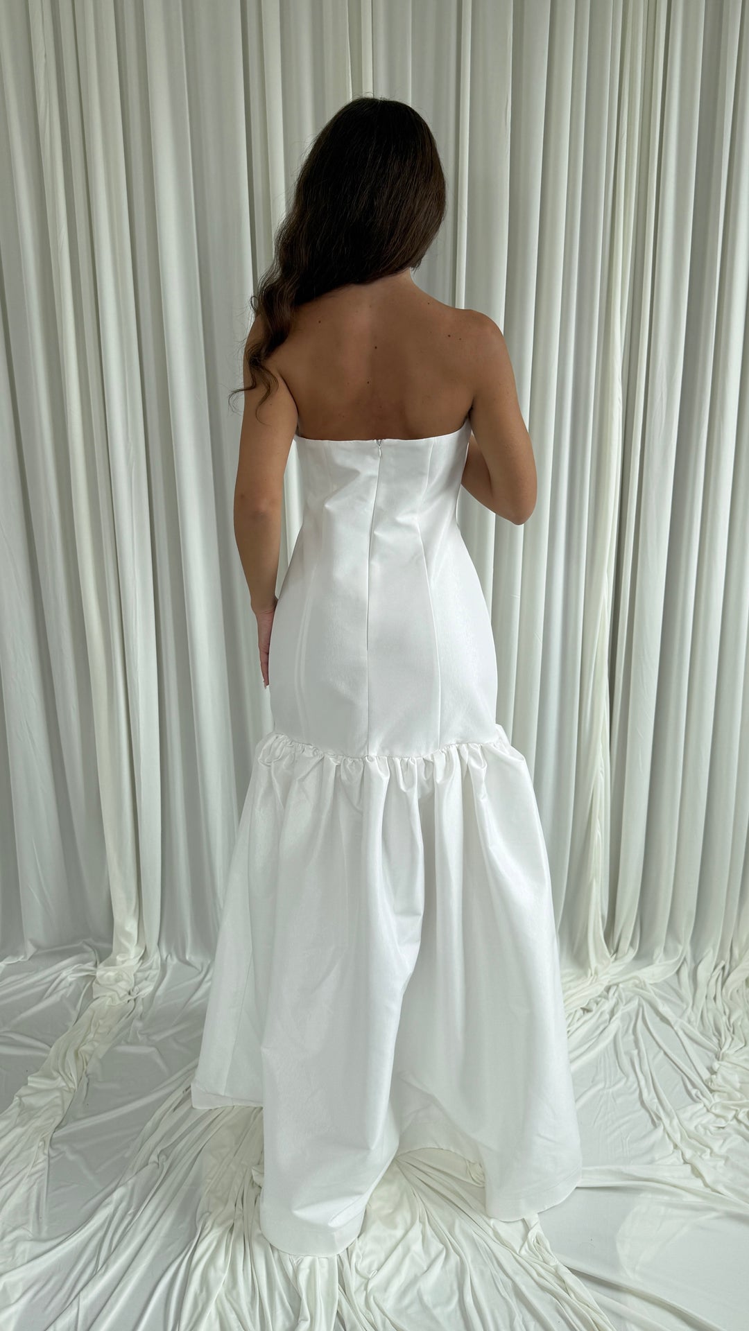 Robe de mariée longue Rita en taffetas, coupe à volant sans fente