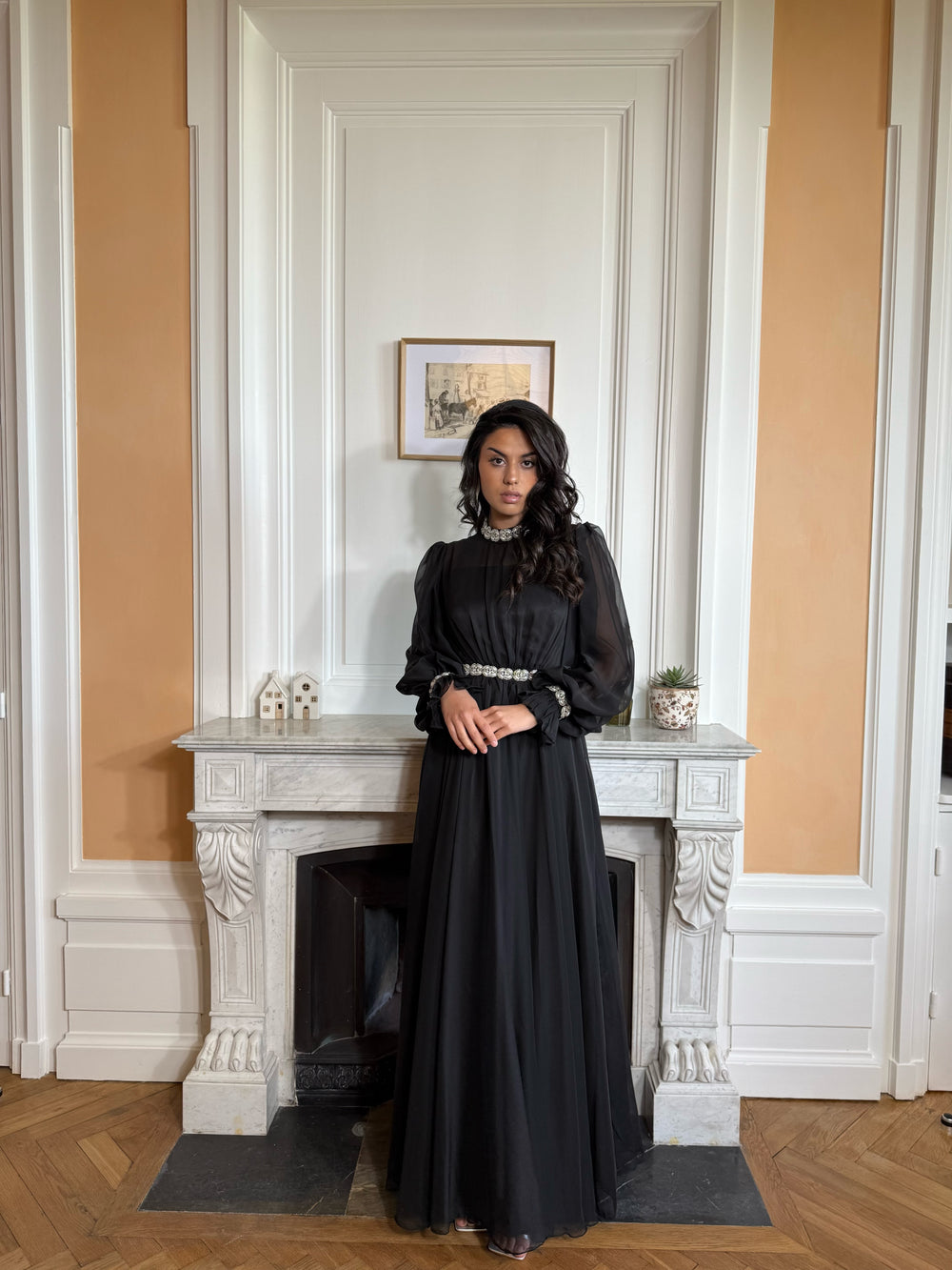 Longue robe de soirée élégante noir, sans fente, manche longue, col montant, pour tout type d'événement, mariage, gala, cérémonie