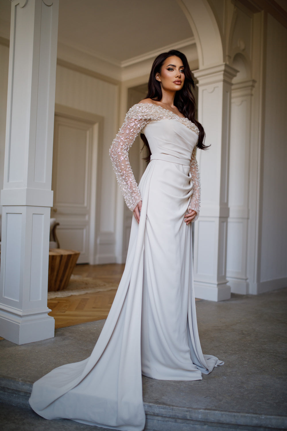 élégante longue robe de soirée beige, manche longue, sans fente, avec une traine, pour tout type d'événement, gala, mariage, cérémonie