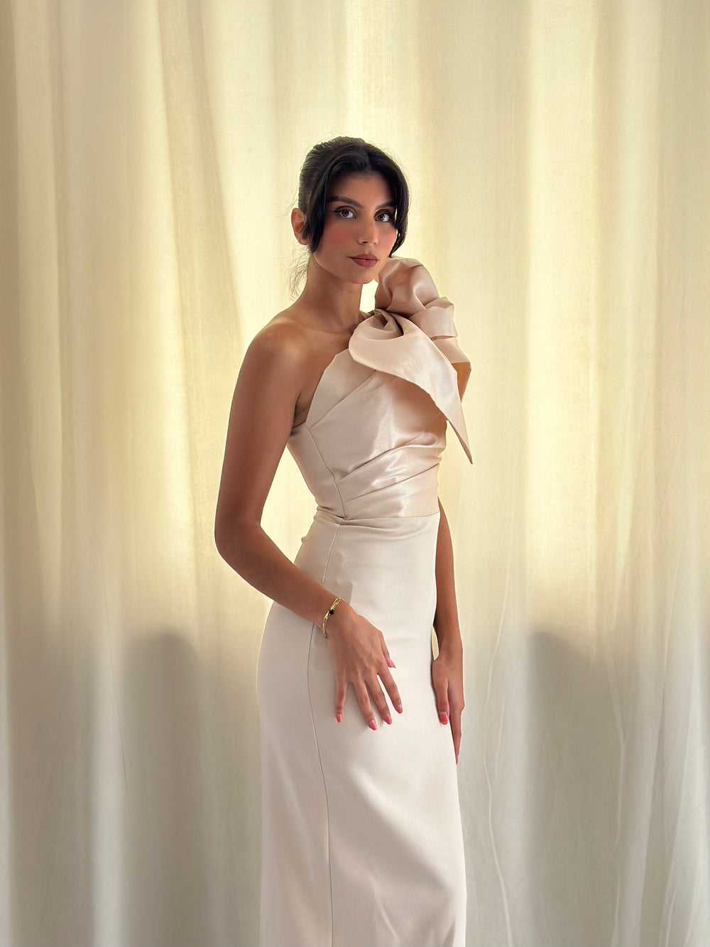 Robe de soirée beige sans manche