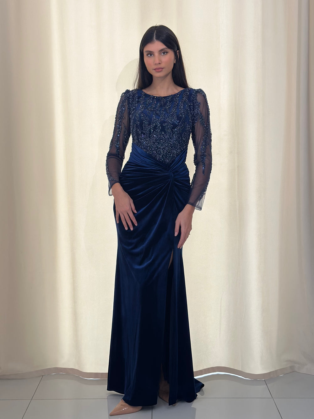 longue robe de soirée bleu marine en velour pour mariage