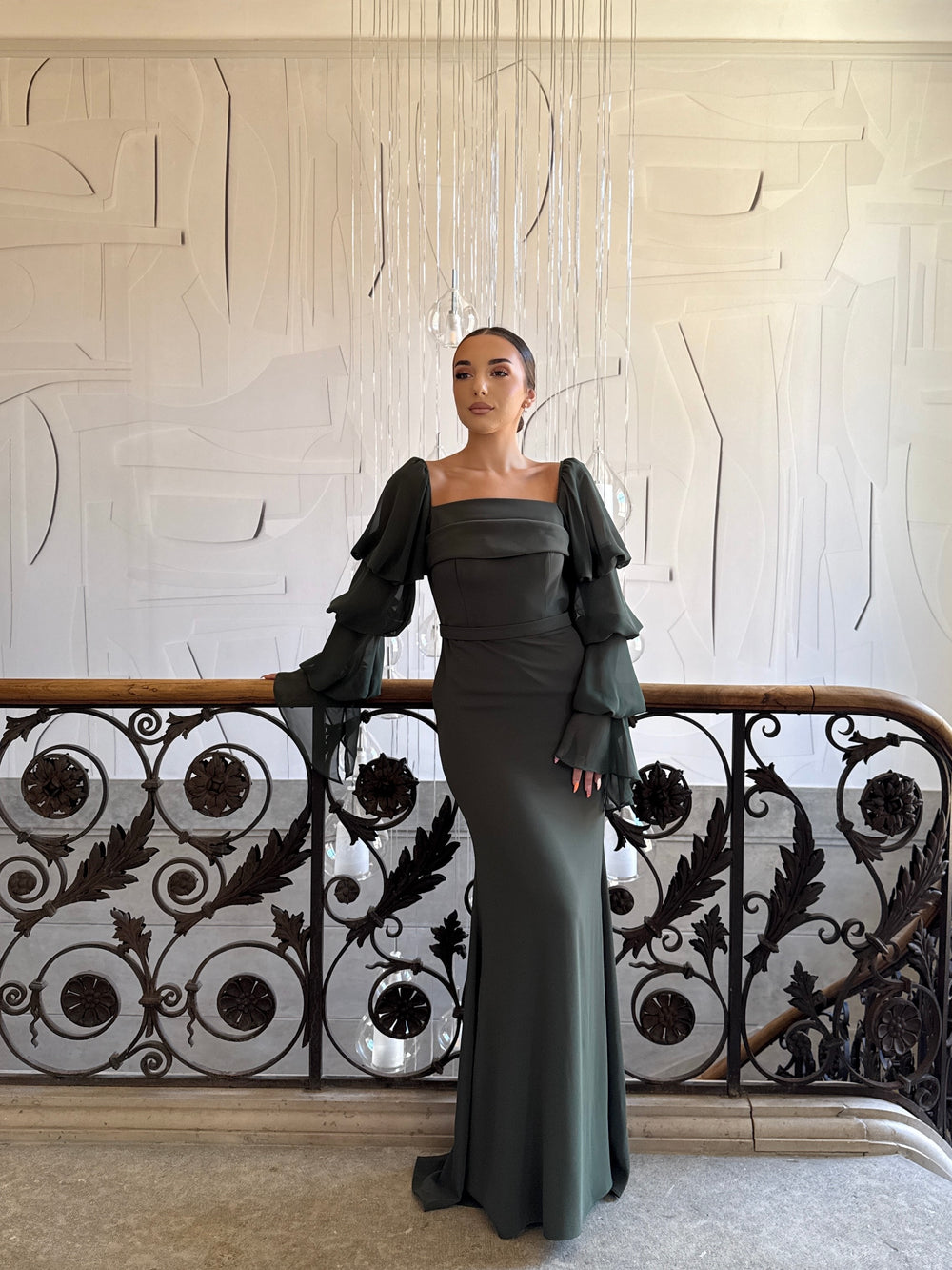 Longue robe de soirée kaki élégante, sans fente, manche longue, col carré, pour tout type d'événement, gala, cérémonie, mariage