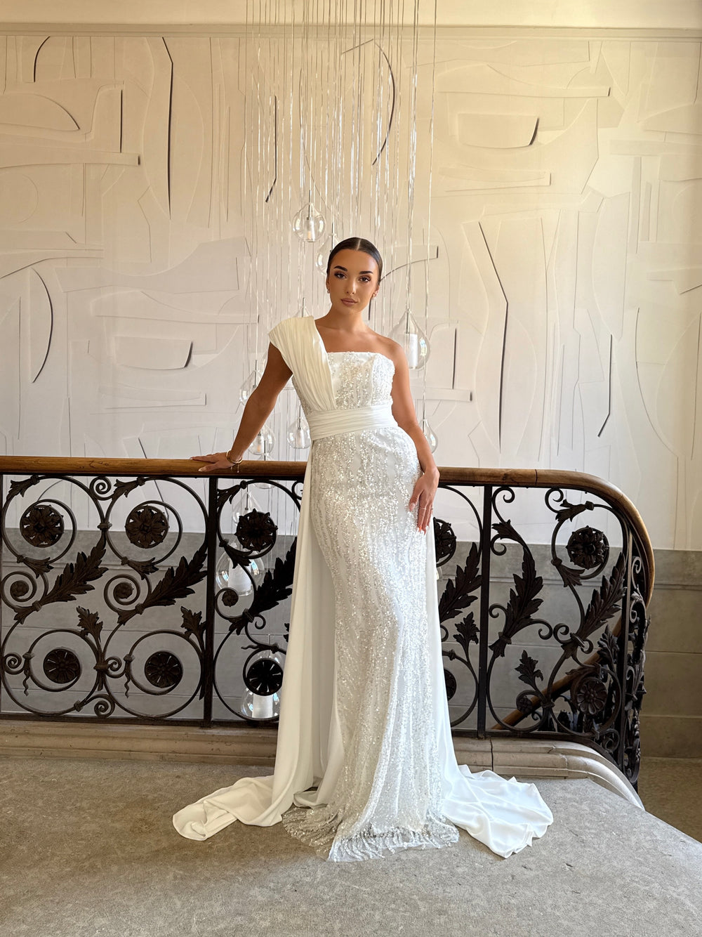 Longue robe de mariée élégante avec une traine, sans manche, sans fente pour type d'événement, gala, cérémonie, mariage