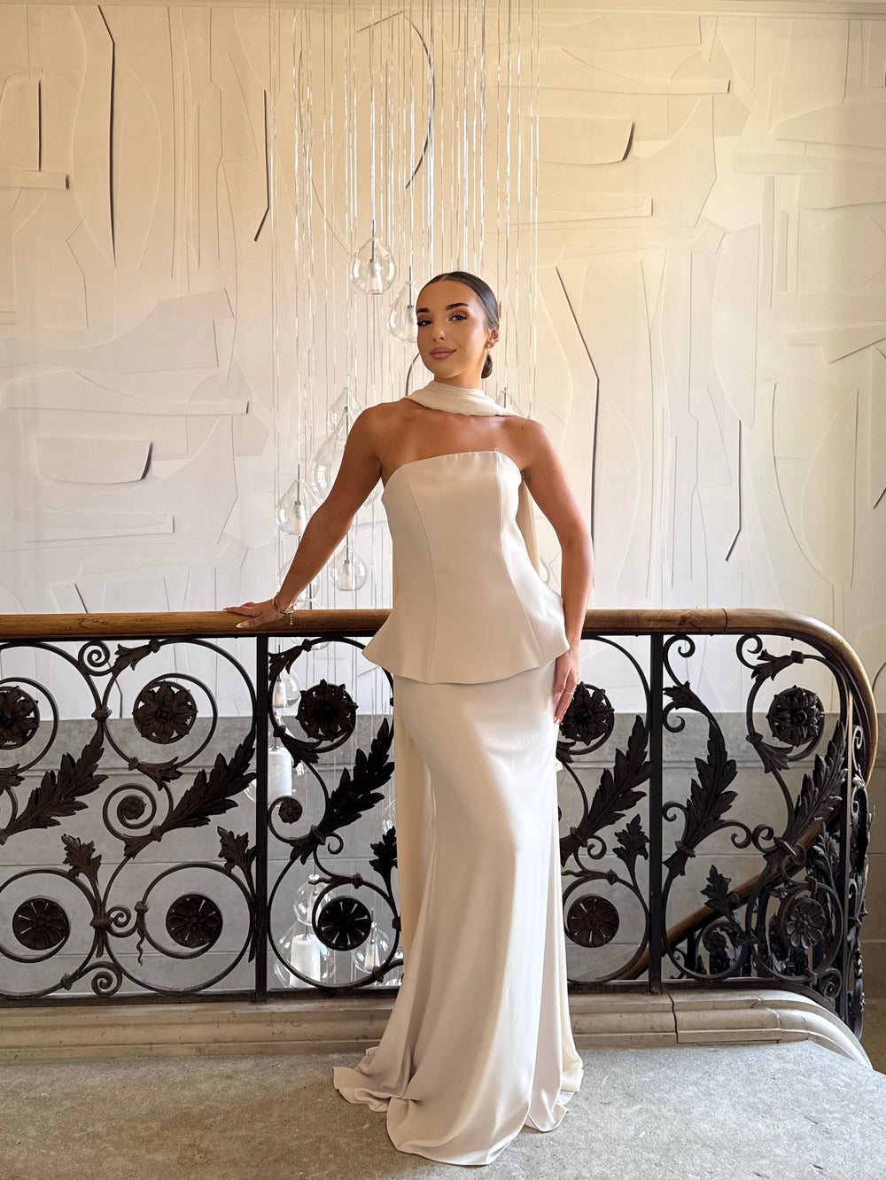 robe de soirée élégante beige, sans manche, sans fente