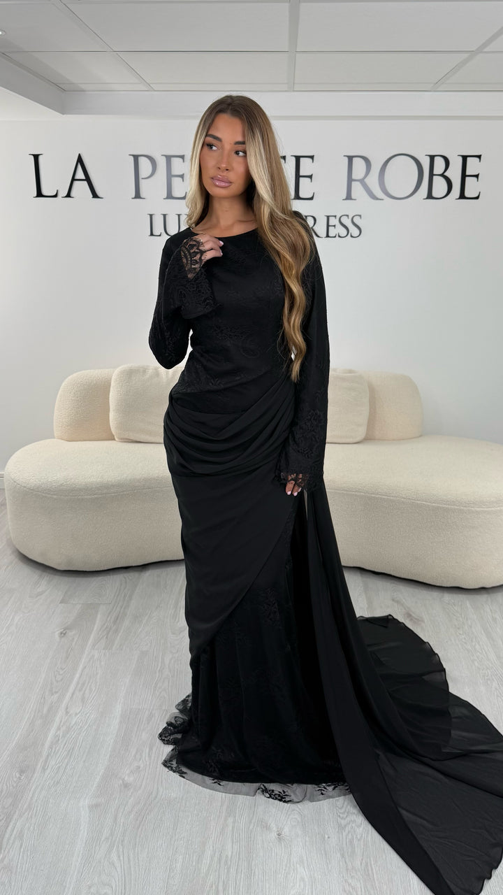 Robe de soirée modeste noire en dentelle florale avec jupe drapée et traîne - Lys