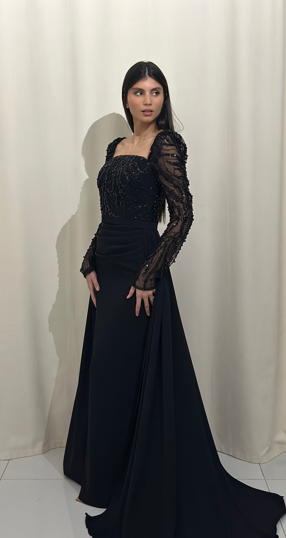 élégante longue robe de soirée noir, sans fente, avec une traine détachable, manche longue, col carré, pour tout type d'événement, gala, cérémonie, mariage