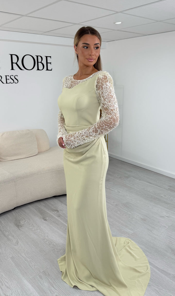 Robe de soirée jaune longue avec traîne au sol et dos couvert - Elora